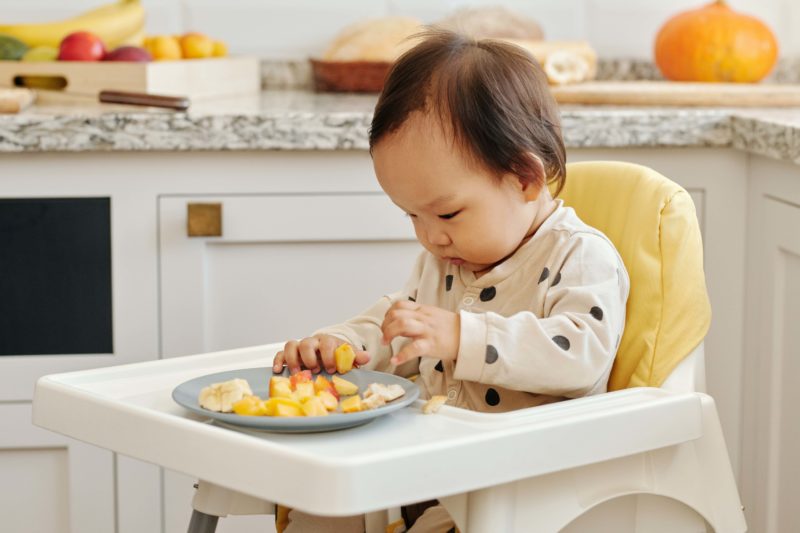 Nutrition de l’enfant : tout savoir sur la diversification, les allergies et les troubles du comportement alimentaire.