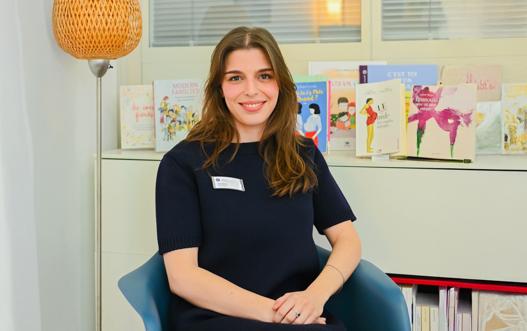 Clara, sexologue au CPMA de Lausanne, accompagne les femmes et les couples pour repenser la sexualité en dehors de la maternité, avec bienveillance et douceur.